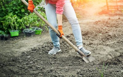 3 différents types de chaussures de jardinage